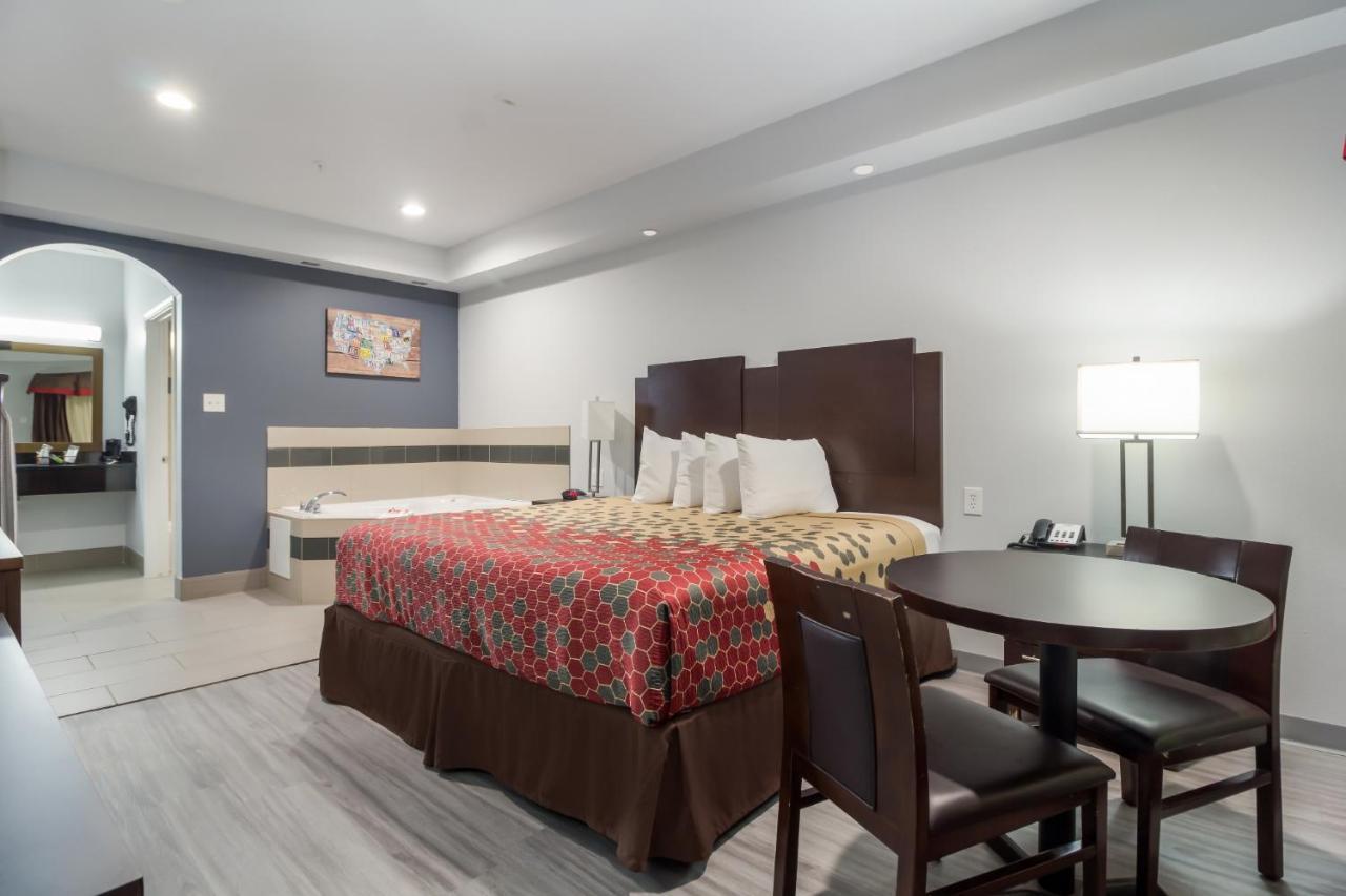 Scottish Inns & Suites Spring - Houston North Екстер'єр фото