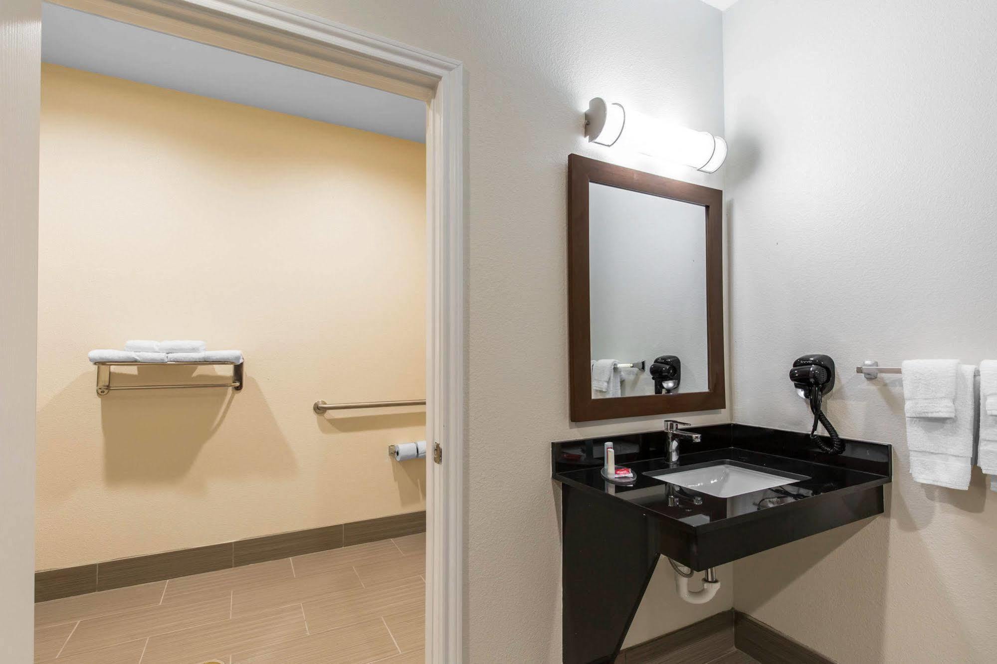 Scottish Inns & Suites Spring - Houston North Екстер'єр фото