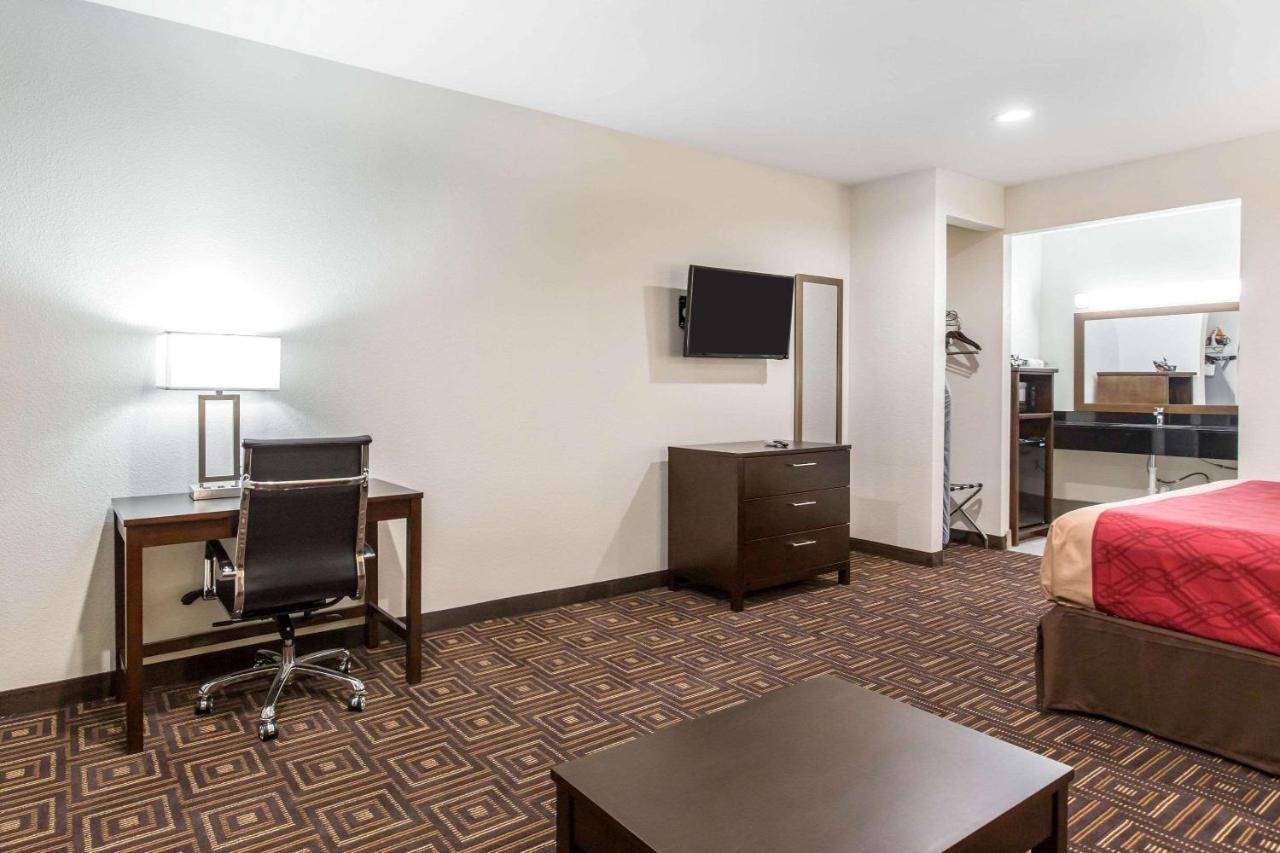 Scottish Inns & Suites Spring - Houston North Екстер'єр фото